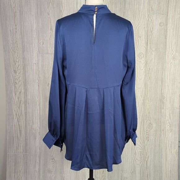 Vince Camuto Women’s Blue Open Neck Long Sleeve Blouse Size Medium - Picture 3 of 7